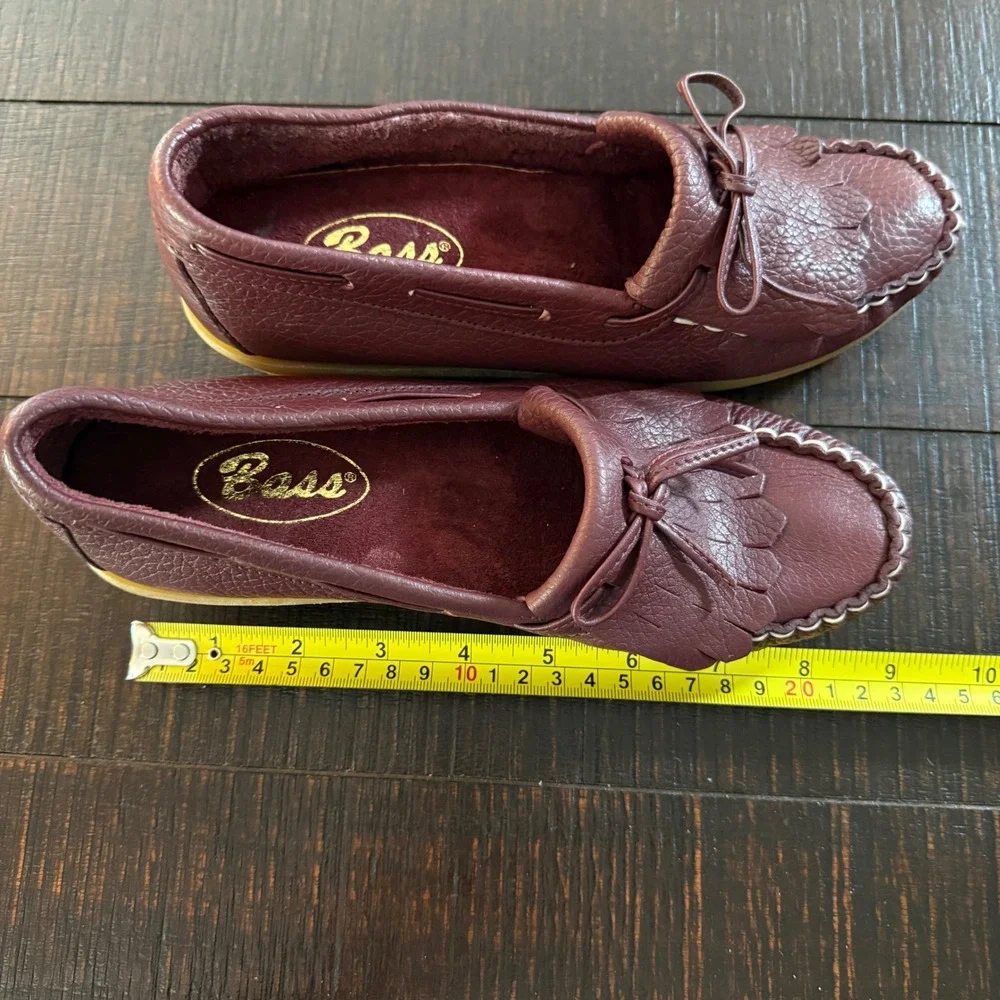 Vtg G.H. Bass Leather Kiltie Loafers 7 Fringe Bow Low Wedge Preppy Dark Academia